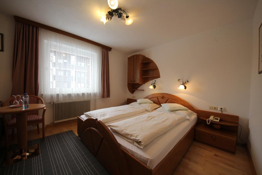 Hotel Garni Laerchenhof Lech am Arlberg Exterior foto